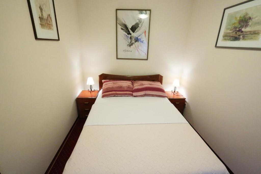 Apartments & Rooms Vienna Осиек Экстерьер фото