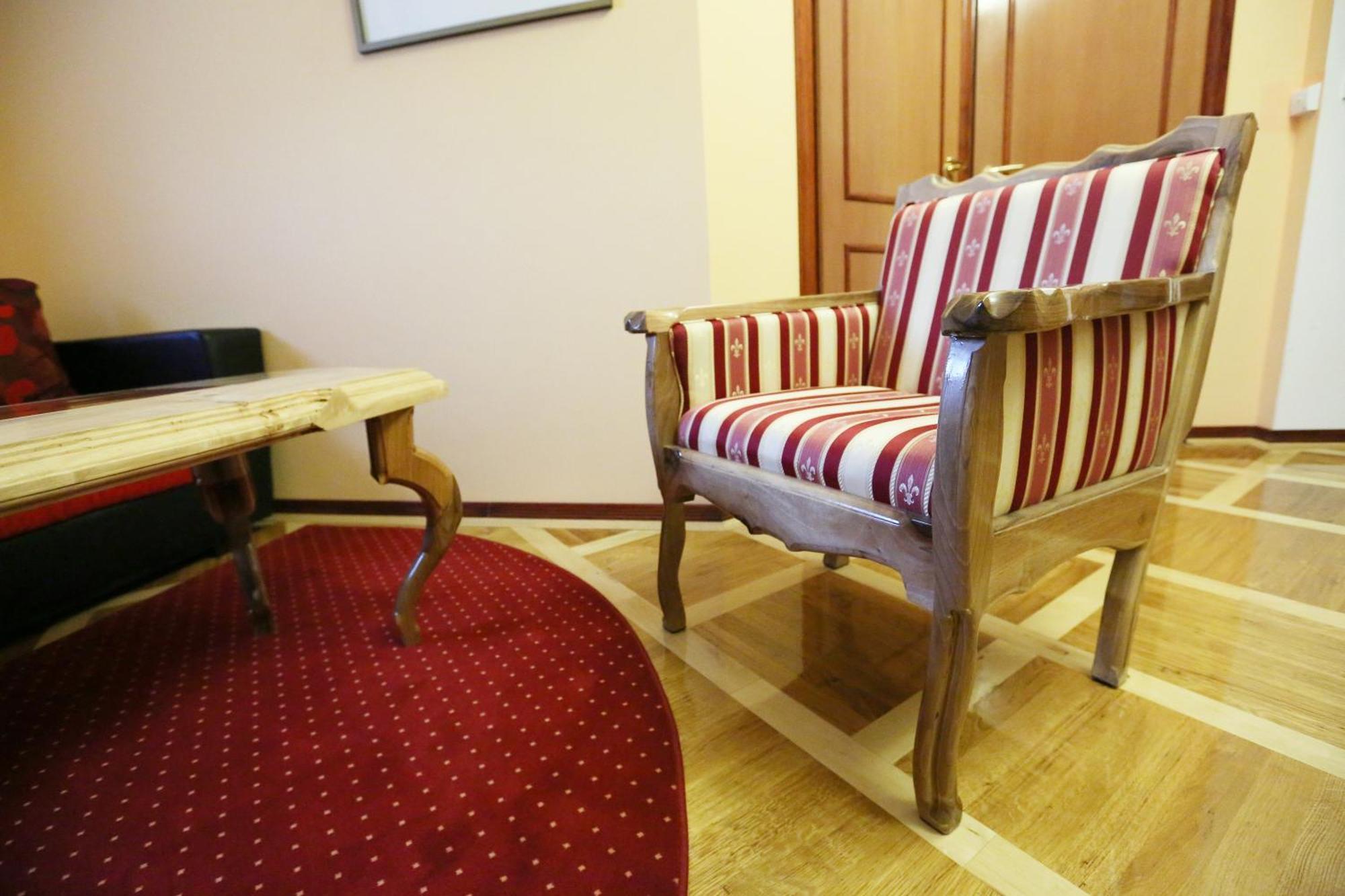Apartments & Rooms Vienna Осиек Экстерьер фото