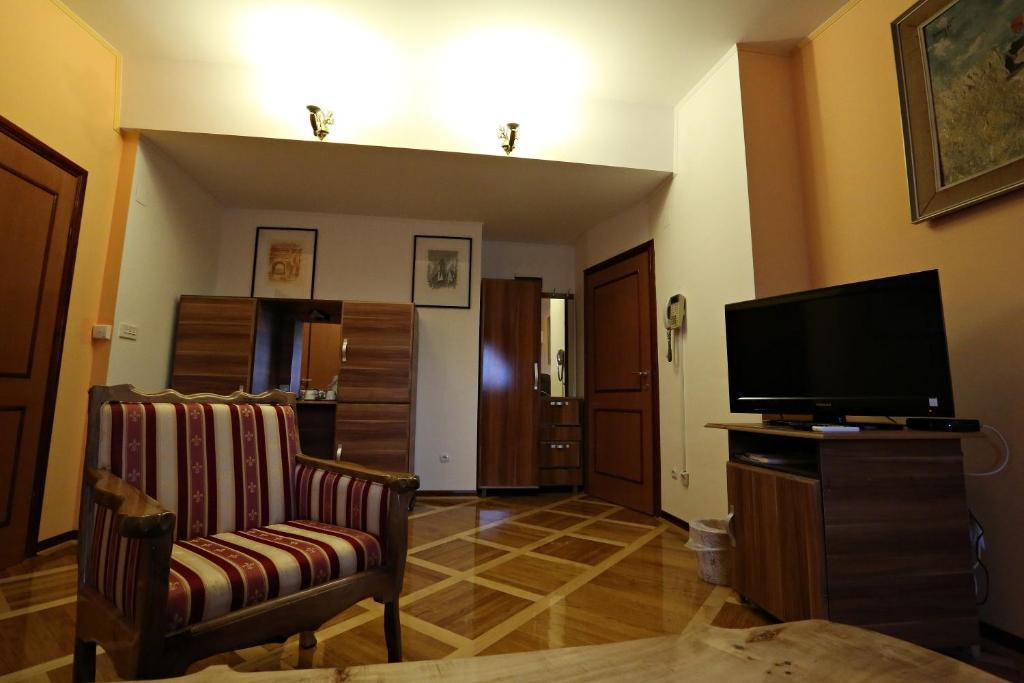 Apartments & Rooms Vienna Осиек Экстерьер фото
