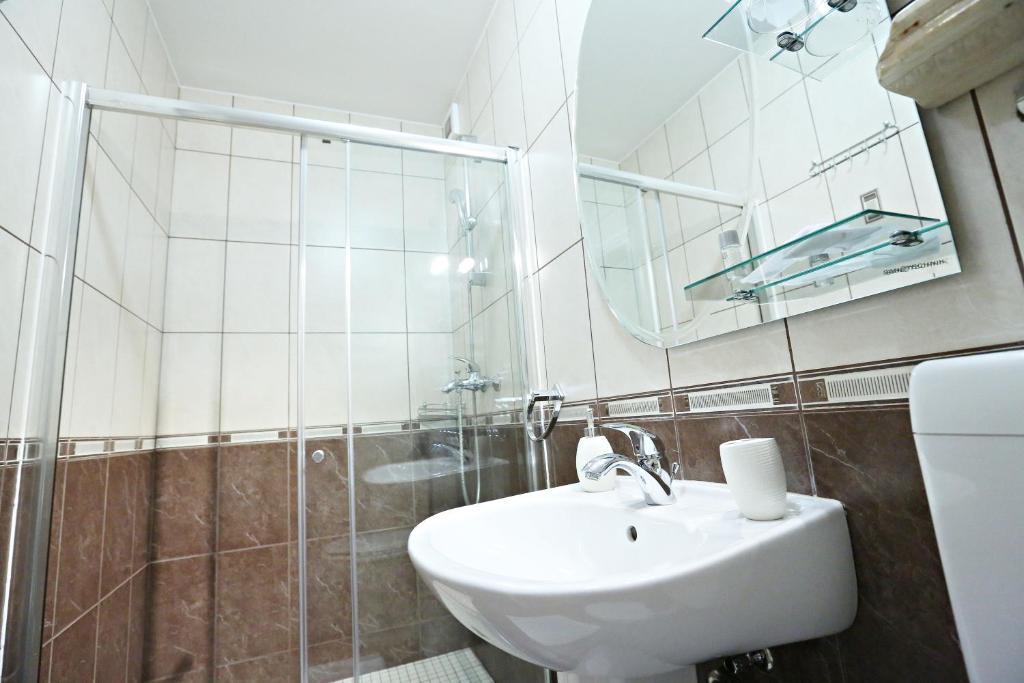 Apartments & Rooms Vienna Осиек Номер фото